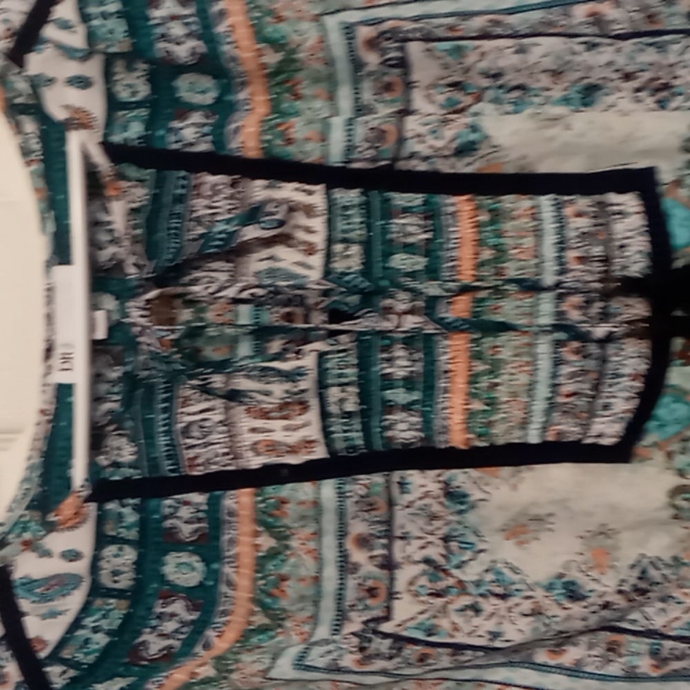 DR2 Multicolor Patterned Blouse - Picture 2 of 6